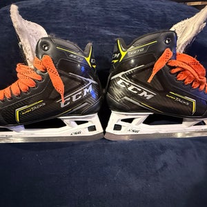 CCM Super Tacks 9370 Hockey Goalie Skates Regular Width 7.5 (Used)