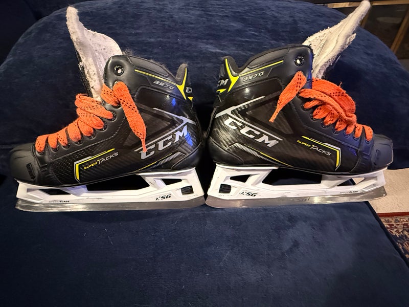 CCM Super Tacks 9370 Hockey Goalie Skates Regular Width 7.5 (Used)