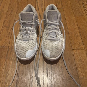 Youth Kevin Durant Shoes Size: 4.5Y