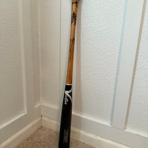 Victus Tatis Maple Bat (-3) 29.5 oz 32.5" (Used)