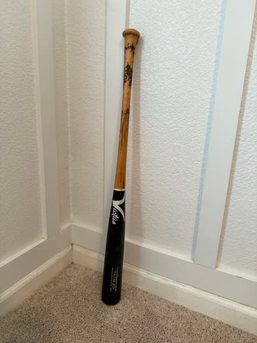 Victus Tatis Maple Bat (-3) 29.5 oz 32.5" (Used)