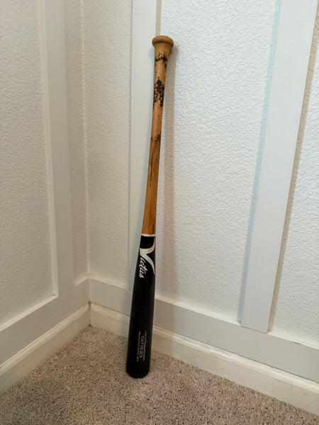 Victus Tatis Maple Bat (-3) 29.5 oz 32.5" (Used)