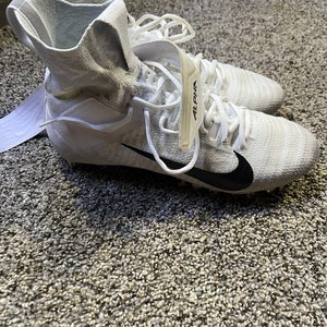 Men's Size M 10.0 (W 11.0)  Nike Alpha Menace Elite 2 (Used)