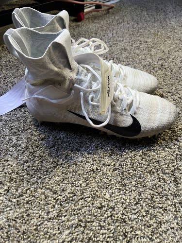 Men's Size M 10.0 (W 11.0)  Nike Alpha Menace Elite 2 (Used)