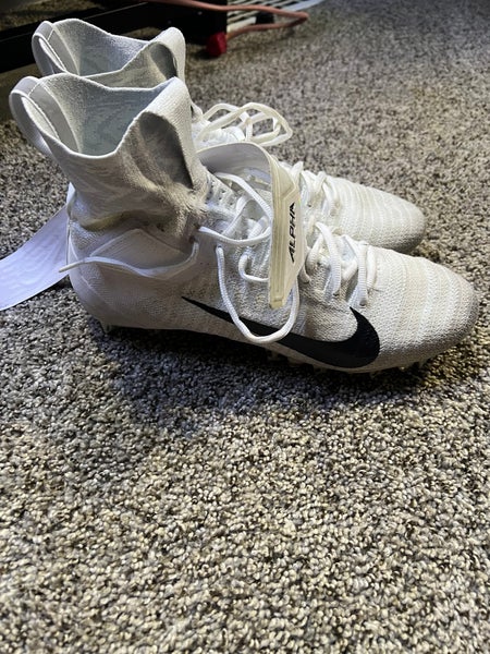 Men's Size M 10.0 (W 11.0)  Nike Alpha Menace Elite 2 (Used)