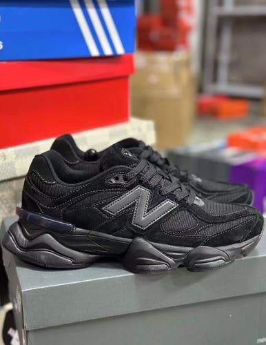 Black New Balance 9060s