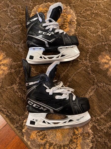 CCM RibCor 90K Hockey Skates Regular Width Size 1.5 (Used)