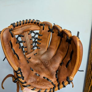 Wilson RH A900 Baseball Glove 11.75" (Used)