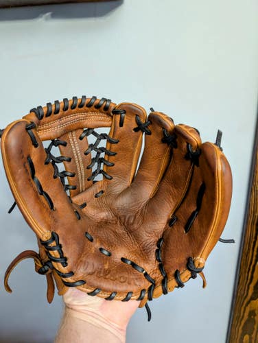 Wilson RH A900 Baseball Glove 11.75" (Used)