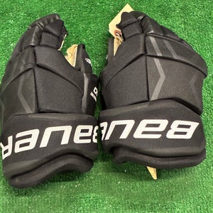 Black Junior Bauer Supreme 150 Gloves 13" (Used)