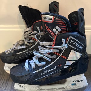 True HZRDUS 7X Hockey Skates Regular Width 7.5 (Used)