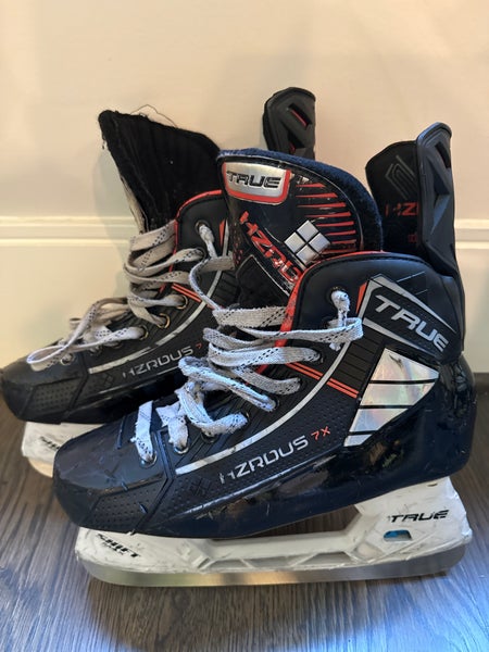 True HZRDUS 7X Hockey Skates Regular Width 7.5 (Used)