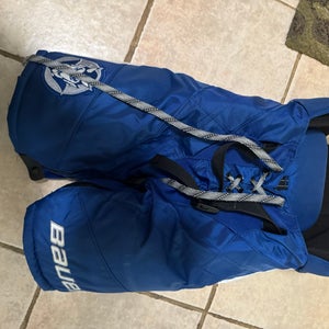 Small Junior Bauer Hockey Pants (Used)