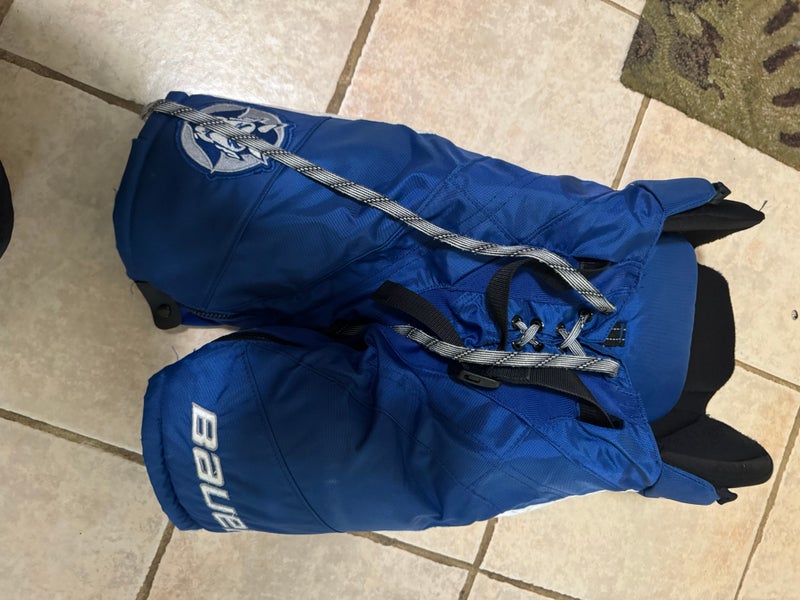 Small Junior Bauer Hockey Pants (Used)