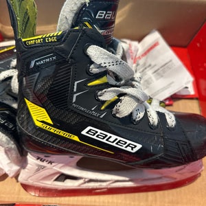 2023 Bauer Supreme Matrix Hockey Skates Size 3.5 (Used)