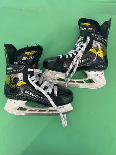 Senior Bauer Supreme Ignite Pro+ Hockey Skates | Size 6.5 Fit 3
