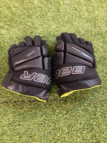 Black Junior Bauer Vapor X2.9 Gloves 12" (Used)