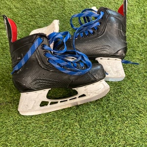 Intermediate Bauer Vapor X400 Hockey Skates Regular Width Size 5 (Used)