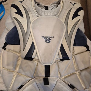 Connor Hellebuyck XL Vaughn Velocity V5 Goalie Chest Protector Pro Stock (Used)