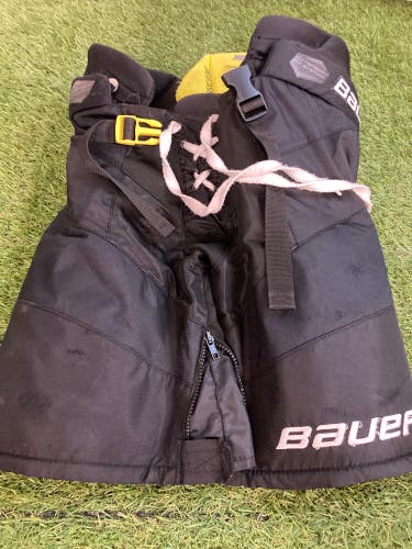 Black Junior Small Bauer Supreme 3S Pro Hockey Pants (Used)
