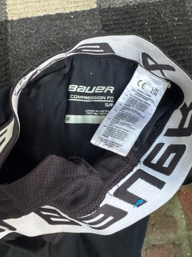 Black Small Men's Bauer Compression (Used)