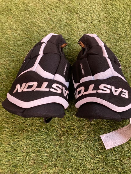 Black Junior Easton Stealth C7.0 Gloves 12" (Used)