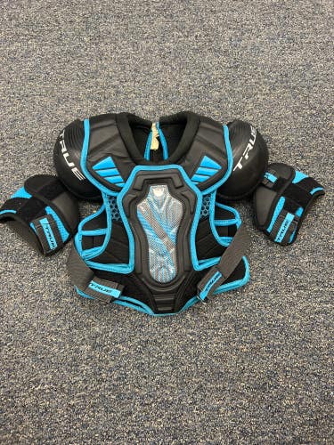 Large Junior True Shoulder Pads (Used)