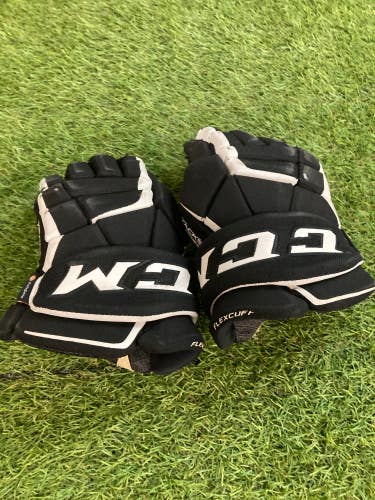 Black CCM Tacks 9060 Gloves 11" (Used)