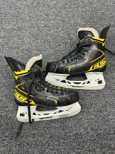 Intermediate CCM Super Tacks 9380 Hockey Skates Size 4 (Used)