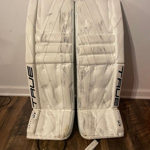 36"  True Catalyst 7X3 Goalie Leg Pads (Used)