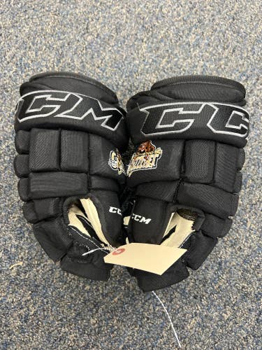 Junior CCM HG4PC Gloves 12" (Used)