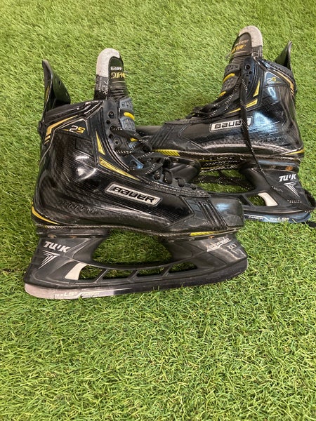 Senior Bauer Supreme 2S Pro Hockey Skates Regular Width 7.5 (Used)