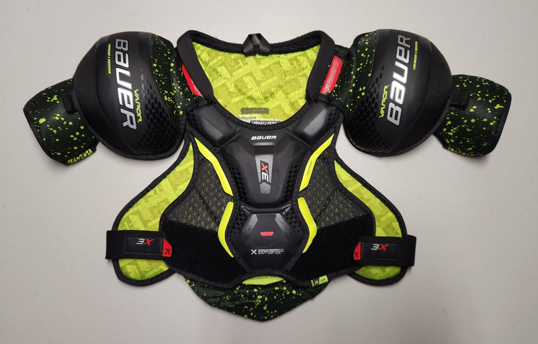 Small Junior Bauer Vapor 3X Shoulder Pads (Used)