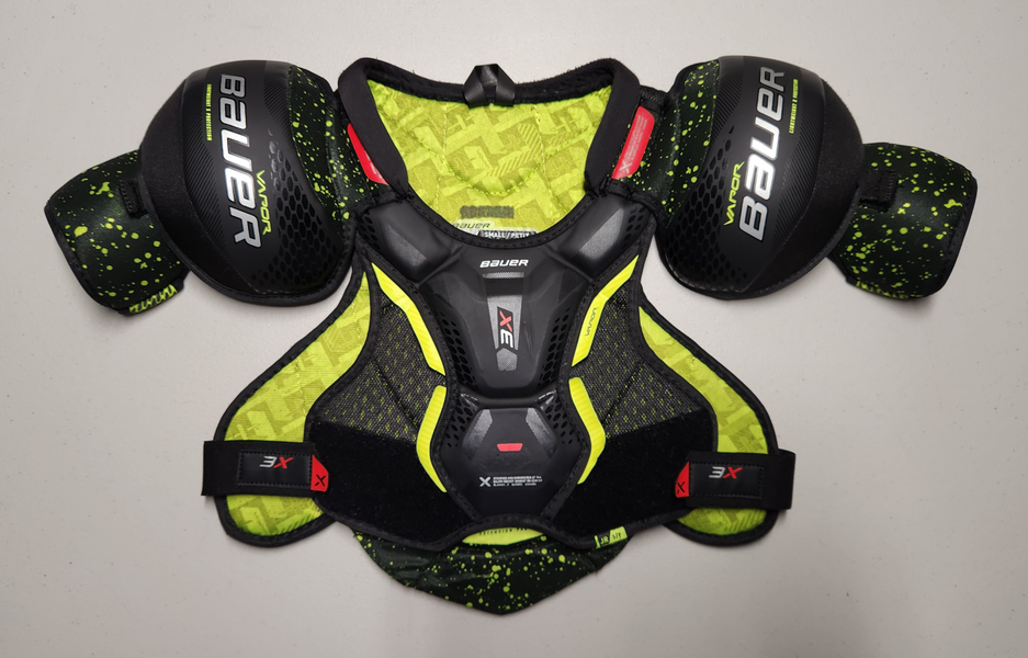 Small Junior Bauer Vapor 3X Shoulder Pads (Used)