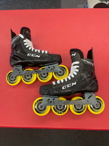 New CCM 9350 ROLLER HOCKEY SKATES SIZE 7D
