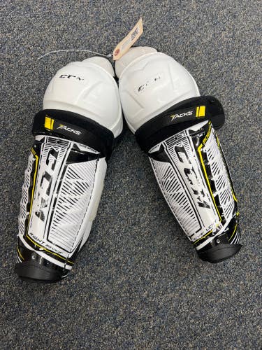 Junior CCM Tacks 9060 Shin Pads 12" (Used)