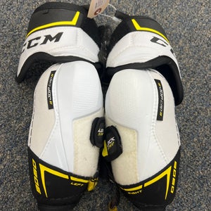 Senior Small CCM Tacks 9060 Elbow Pads (Used)