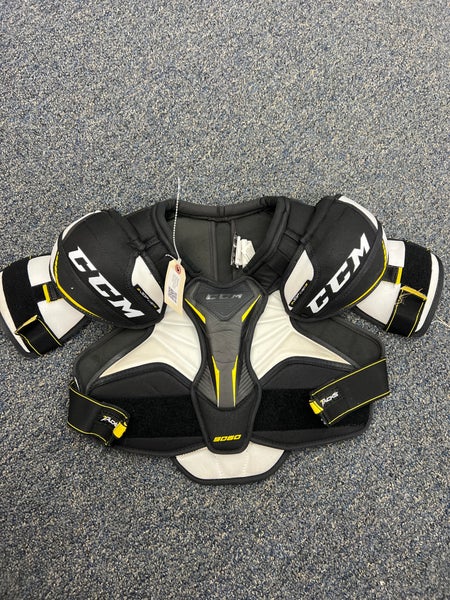 Small Senior CCM Tacks 9060 Shoulder Pads (Used)