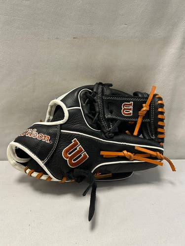 Used Wilson A550 A05RB24115 BB/SB Glove RH Throw White 11 1/2" 11490-S000262590