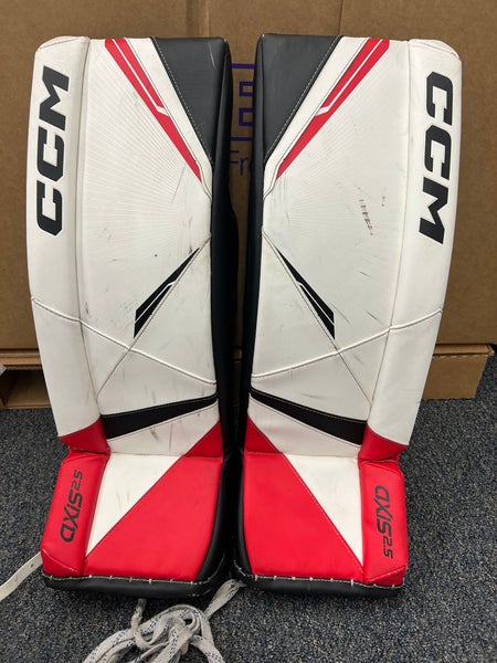26" Junior CCM Axis 2.5 Goalie Leg Pads (Used)