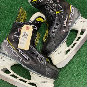 Junior Bauer Vapor 3X Hockey Skates Regular Width Size 2 (Used)