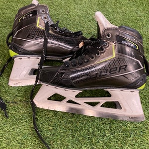 Senior Bauer Elite Hockey Goalie Skates Size 6 (Used)