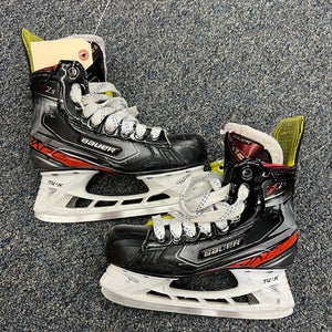 Intermediate Bauer Vapor X2.9 Hockey Skates Regular Width Size 4.5 (Used)