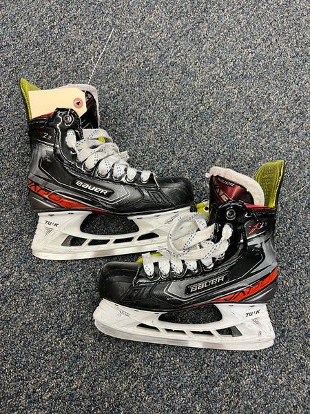 Intermediate Bauer Vapor X2.9 Hockey Skates Regular Width Size 4.5 (Used)
