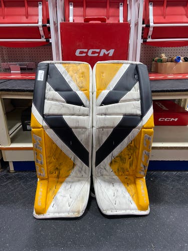 Used CCM Extreme Flex 5.9 33+1 Goalie Pads