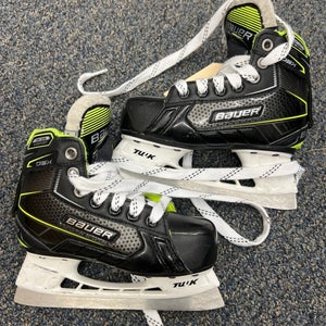 Youth Bauer GSX Hockey Goalie Skates 11 (Used)