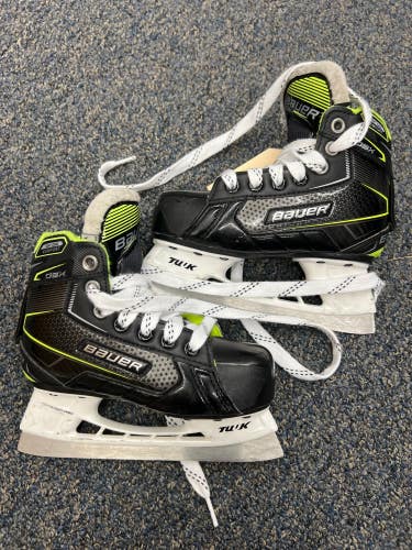 Youth Bauer GSX Hockey Goalie Skates 11 (Used)