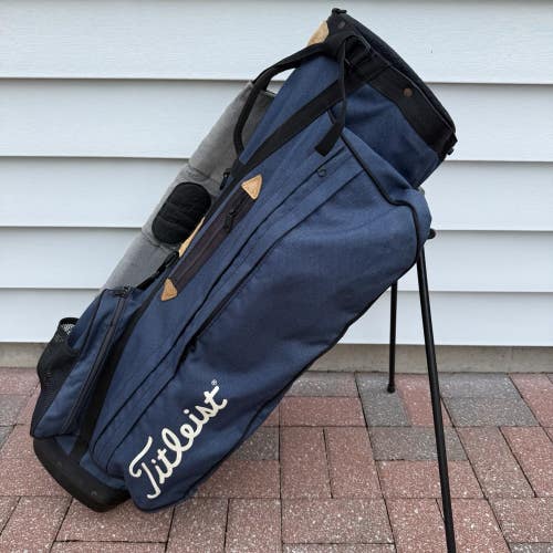 Titleist Stand Carry Golf Bag 4 Way Dividers Dark Blue Black White Logo