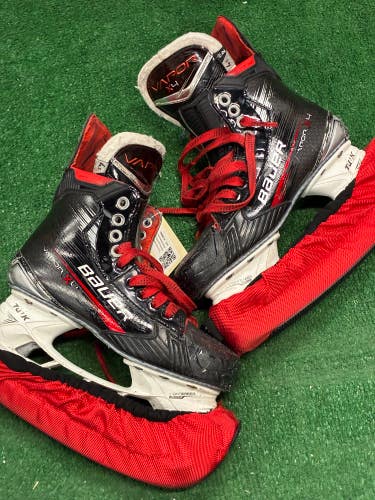 Intermediate Bauer Vapor X4 Hockey Skates Size 4.5 (Used)