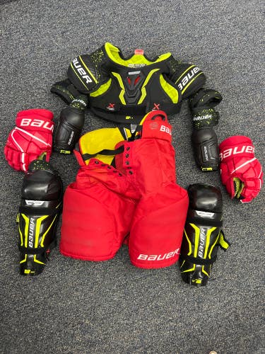 Youth Bauer Starter Kit + Wheeled Hockey Bag